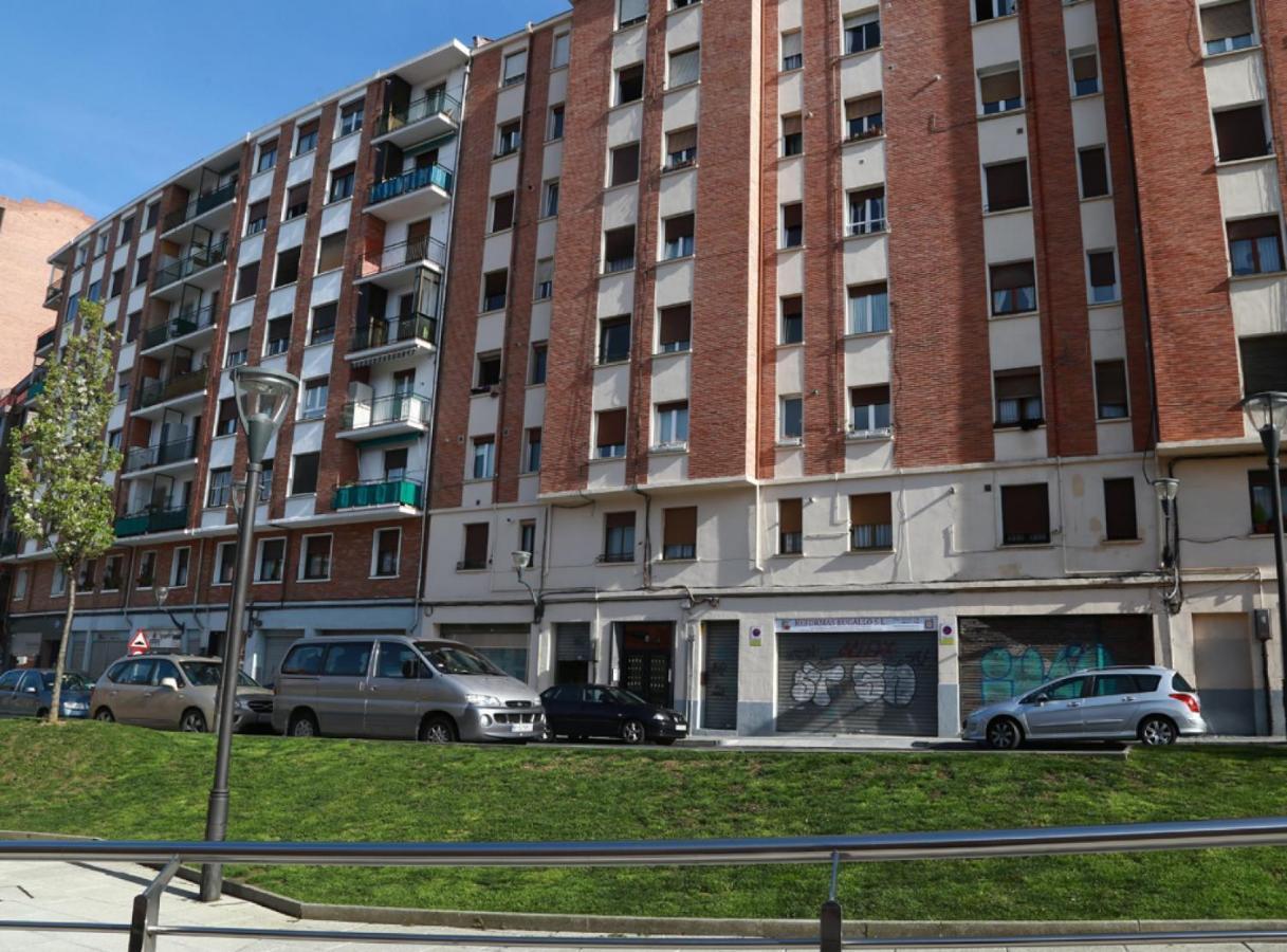 Calida Vivienda Turistica Centrica Junto Al Funicular Y Metro Leilighet Bilbao Eksteriør bilde