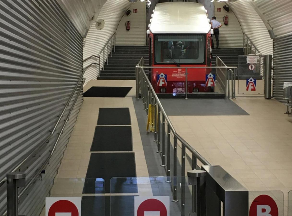 Calida Vivienda Turistica Centrica Junto Al Funicular Y Metro Leilighet Bilbao Eksteriør bilde