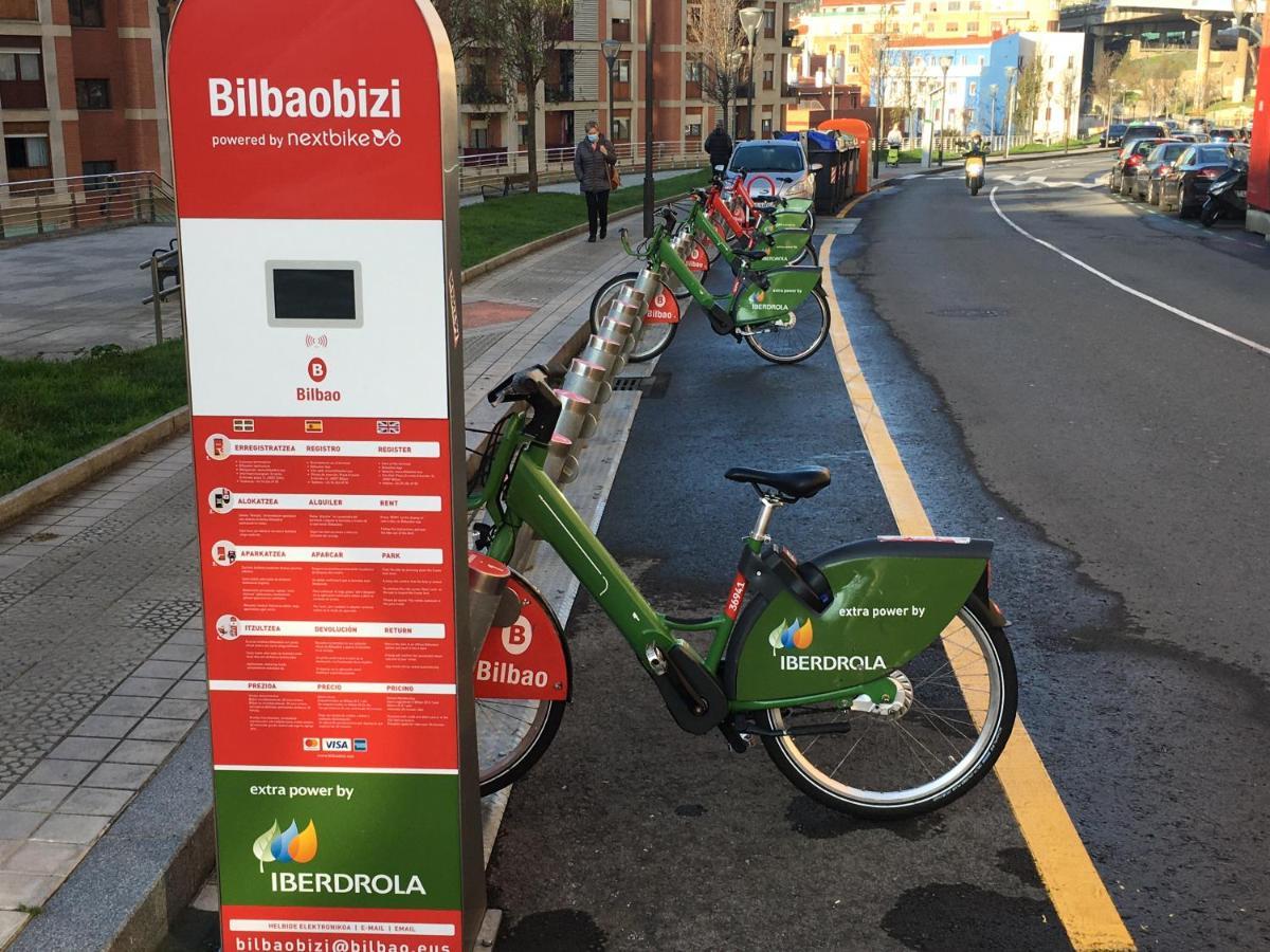 Calida Vivienda Turistica Centrica Junto Al Funicular Y Metro Leilighet Bilbao Eksteriør bilde